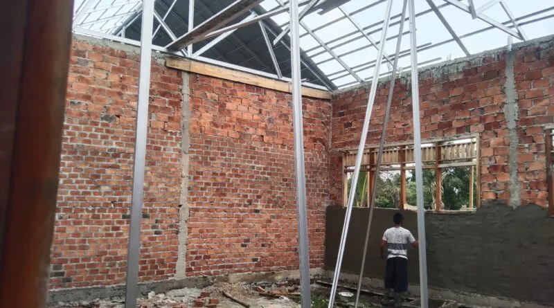 Dikerjakan Anak Anggota DPRD Dapil 3, Kualitas Proyek SDN 25 Gelumbang Dipertanyakan! Dikerjakan Anak Anggota DPRD Dapil 3, Kualitas Proyek SDN 25 Gelumbang Dipertanyakan!