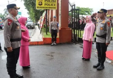 Air Mata Perpisahan di Bumi Serasan Sekundang: AKBP Jhoni Eka Putra Pamitan, AKBP Hendri Syaputra Datang Membawa Harapan Baru Air Mata Perpisahan di Bumi Serasan Sekundang: AKBP Jhoni Eka Putra Pamitan, AKBP Hendri Syaputra Datang Membawa Harapan Baru