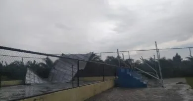 Dikerjakan CV. Aditya Nugraha, Sarpras Olahraga di Talang Nangka Roboh